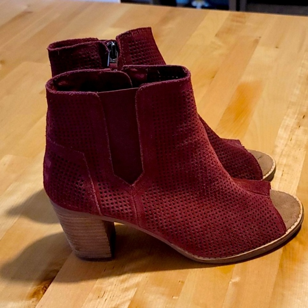 Toms Burgundy Open Toe Booties Size 7.5